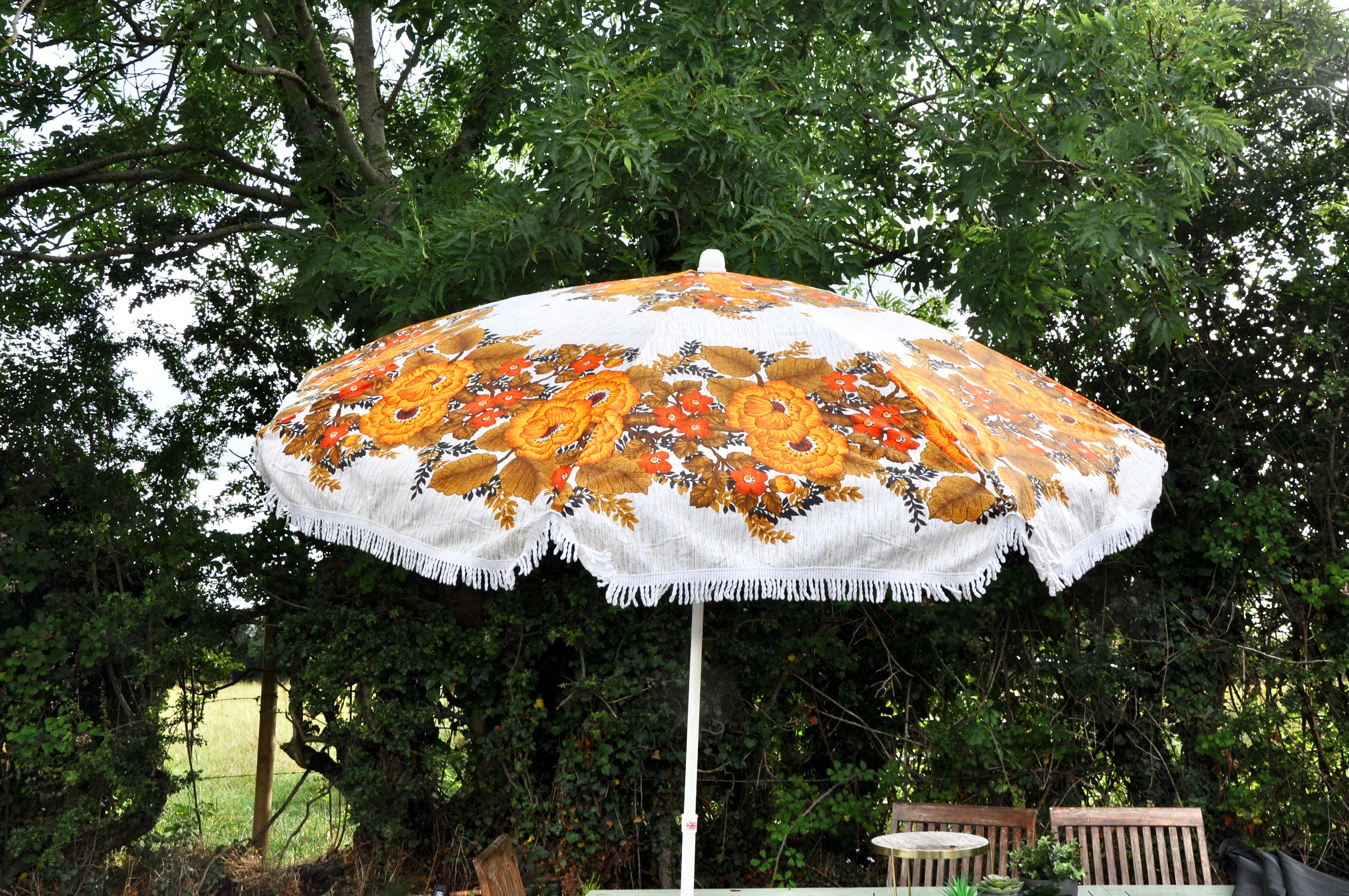 Parasol Vintage Fleuri Des Années 1960 - Toile Imprimée Rétro - Déco Jardin
