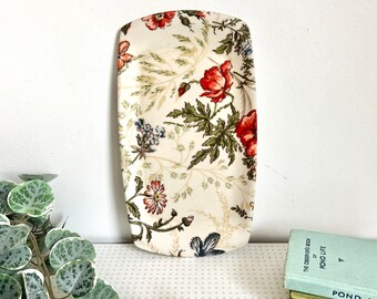 Vintage Thetford floral fiberglass serving tray with floral design