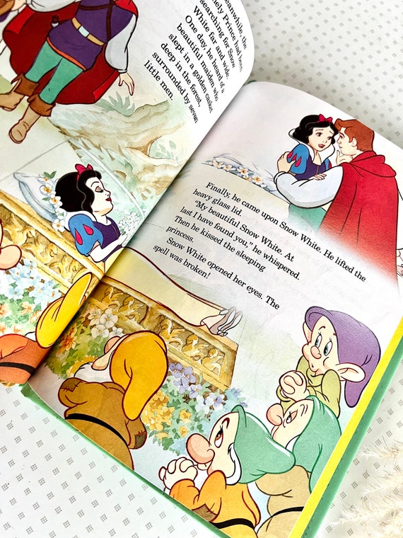 Walt Disney's Snow White and the Seven Dwarfs 1994 1st Edition Hardcover  Book