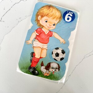 Biglietto d'auguri vintage Andrew Valentine kitsch per il sesto compleanno con illustrazione di un calciatore, anni '80