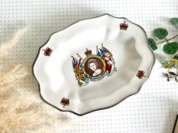  エリザベス2世 シルバージュビリー プレート 1977 年のヴィンテージ エリザベス 2 世女王シルバー ジュビリー