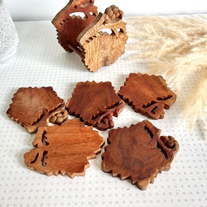 Vintage wooden leaf shaped coaster set with holder from the 1970s
