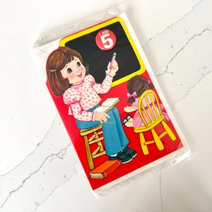 Biglietto d'auguri kitsch vintage per il 5° compleanno di Andrew Valentine con illustrazione dell'insegnante, anni '80