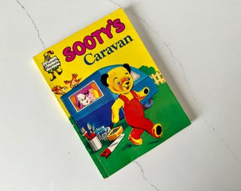 Vintage Purnell Playmate Sooty's Caravan book from 1982