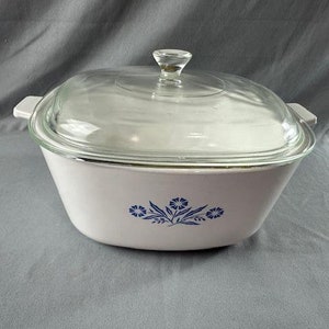 Vintage Corning Ware Blue Cornflower Casserole Dish w/ Glass Lid 2 1/2 Quart P-2 1/2-B