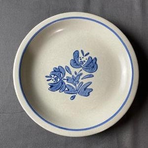 Assiette à dessert vintage Pfaltzgraff Yorktowne en grès fabriquée aux États-Unis 6 3/4&quot; de diamètre