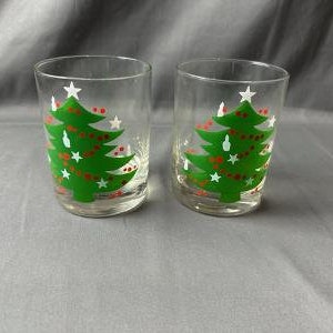 Vintage Set of 2 Christmas Tree Drinking Lowball Glasses Drinkware Cups 12 oz  4 1/4&quot; High