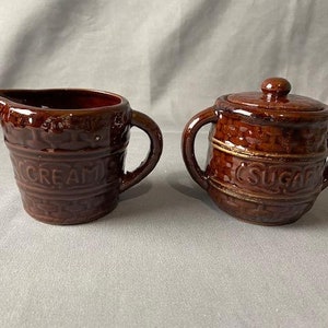 Vintage Barrel Cream and Sugar Set in Brown