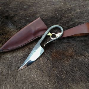 Handgesmeed Viking-mes uit de ijzertijd, ook bekend als smeedmes.