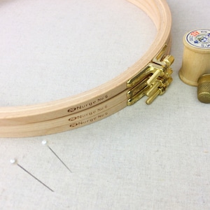 Size 8 Nurge Embroidery hoop. Premium Beech Embroidery Hoop - 31 cm Screw Tightened Wooden embroidery hoop.