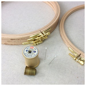 Size 5 Nurge Embroidery hoop. Premium Beech Embroidery Hoop - 22 cm, Screw Tightened Wooden embroidery hoop. Beech Embroidery Hoop