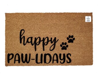 Happy Pawlidays Doormat | Dog Christmas Welcome Mat | Funny Holiday Pet Doormat | Pet Lover Gift | Christmas Decor | Doormat for Dog Owners