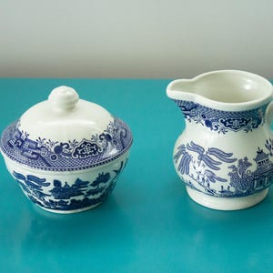 Blue Willow Creamer and Sugar Bowl Set