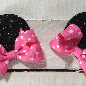 Minnie Mouse Hair Clip.Minnie Birthday Hair Bows, Pigtail pom pom ears.Fish extender.Minnie Mouse.Disney Cruise Gift.Arco de pelo.,deluxe Hot Pink/White Dot