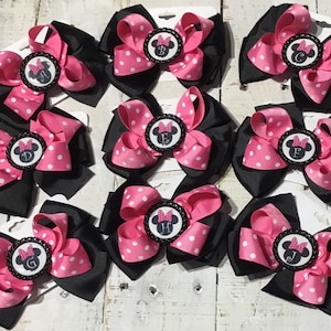 Minnie Hair bow Deluxe Personalized Inital Minnie Mouse Bow. Deluxe Minnie Mouse Birthday.Monogram Minnie.