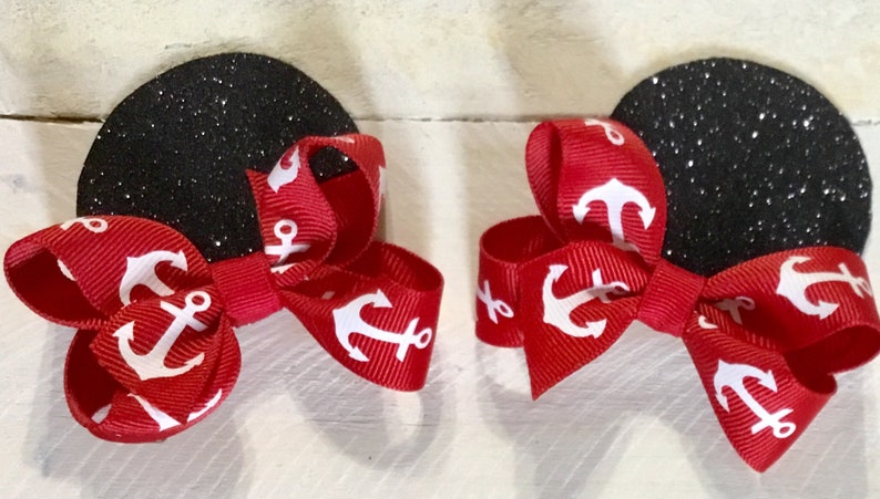 Minnie Mouse Hair Clip.Minnie Birthday Hair Bows, Pigtail pom pom ears.Fish extender.Minnie Mouse.Disney Cruise Gift.Arco de pelo.,deluxe Red Anchor