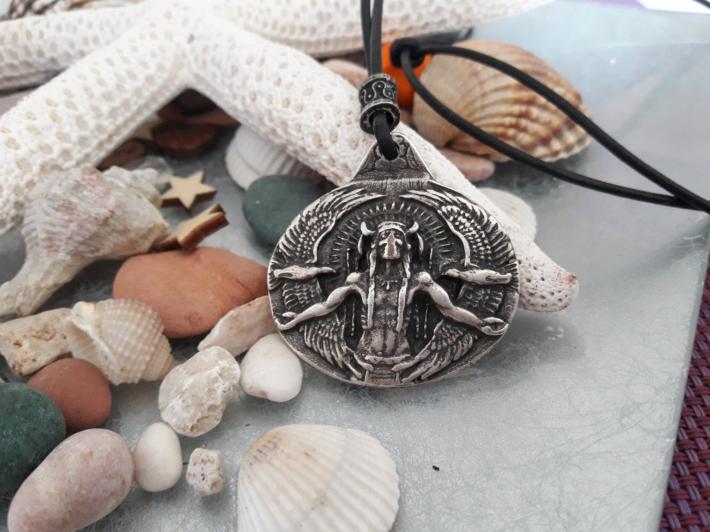 Collana con ciondolo a forma di senape, in argento Sterling