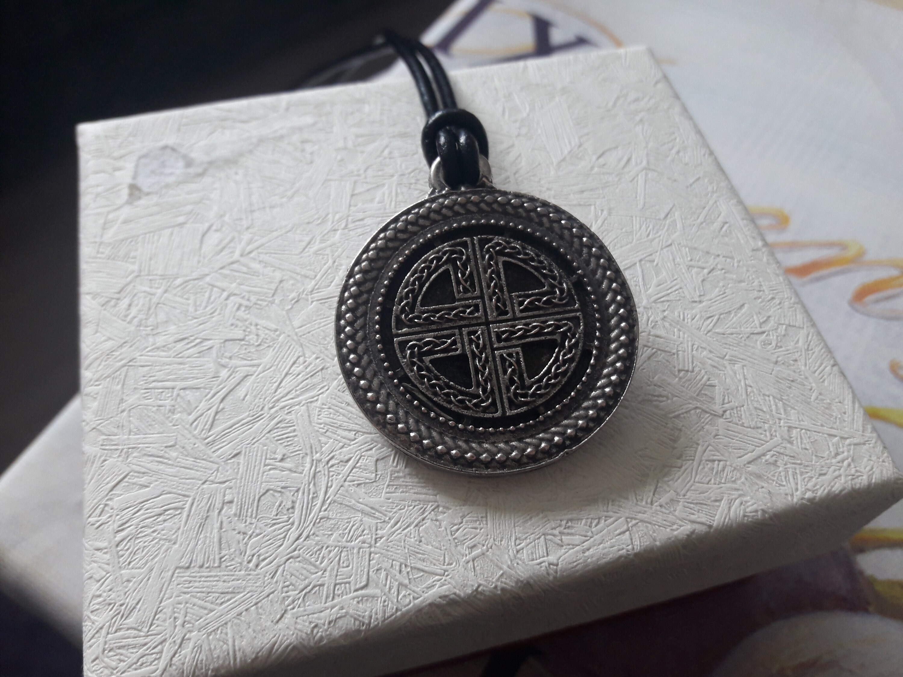 Shield Knot Four Corners,quaternary Knot Leather Necklace 