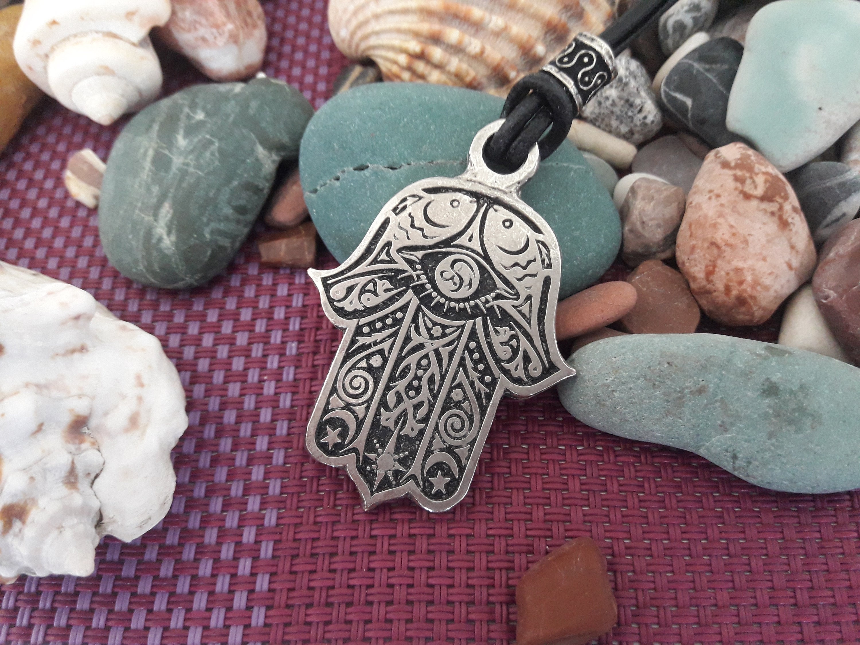 Collier En Cuir Main De Fatima (Hamsa) - Longueur Réglable 35-65 Cm - Fabriqué à La Main En Allemagne - Neuf Avec Emballage