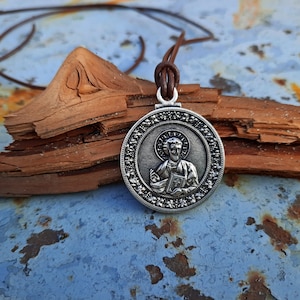 Saint Luke the Evangelist necklace,St.Lucas on the medallion pendant,Saint Luke the Apostle,Catholic and Serbian Orthodox Saint,Religious