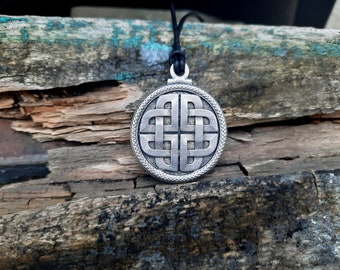 Dara Celtic knot,Knotted Celtic Pendant,ancient Celts,Quarternary Shield Knot,Celtic Mythology,Irish symbol,Love Knot or Eternity Knot sign