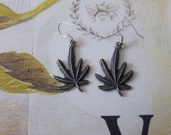 Marihuana leaf Earrings,cannabis leaf jewelry,Marijuana Leaf,Hippie,weed earrings,Pot leaf,handmade,cute gift for girl