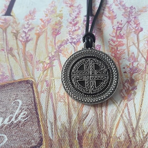 Shield Knot Four Corners,Quaternary knot leather necklace,traditional norse jewelry,Viking shield knot pendant,Celtic knot,protection amulet