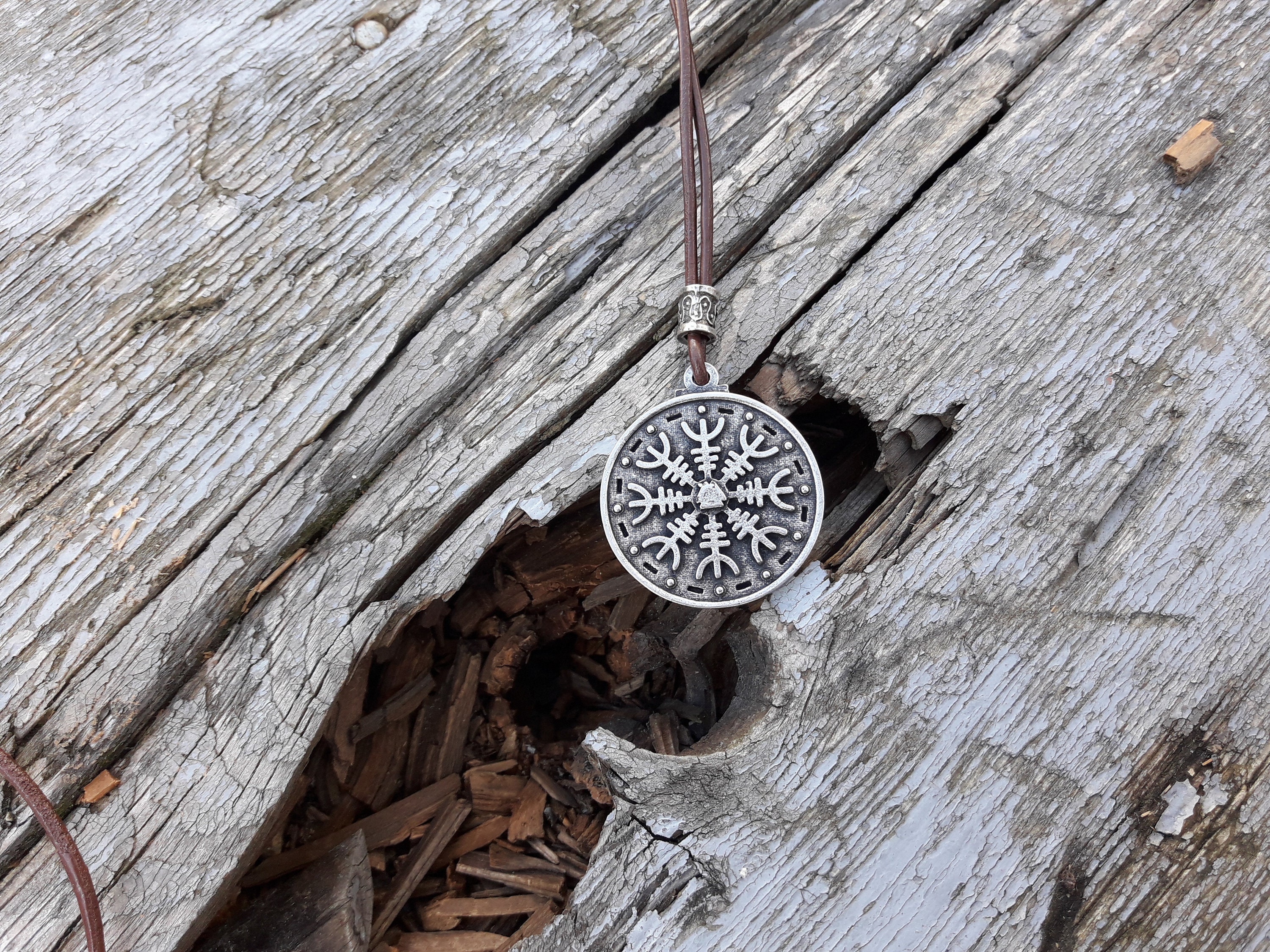 Helm of Ave Symbol Necklace,Ægishjálmr Mysterious and Powerful