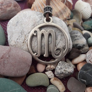 Naszyjnik skórzany ze znakiem horoskopu Skorpiona, biżuteria z symbolem Skorpiona, znak astrologiczny, znak zodiaku Skorpion, prezent z zawieszką, prezent unisex