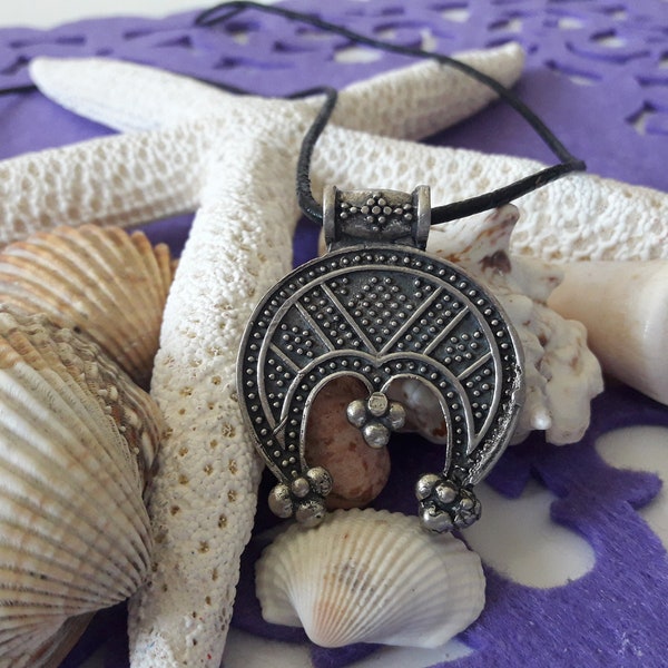 Lunitsa luneta leather necklace,Luneta slavic pendant,Lunula jewelry,talisman,little moon pendant,viking women symbol,slavic mythology