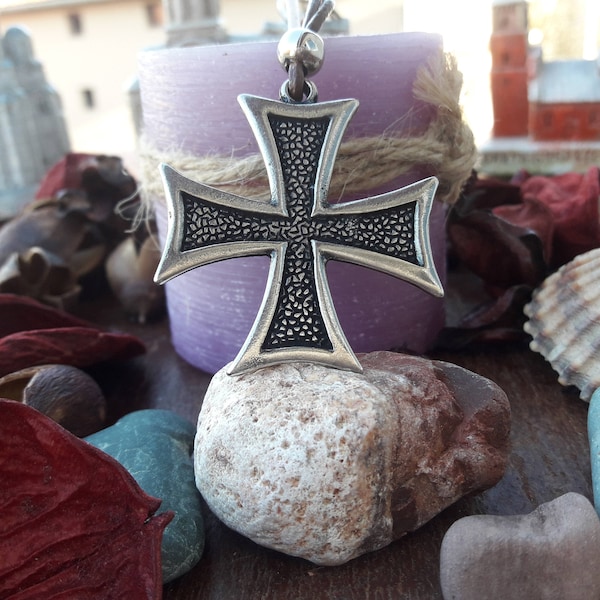 Knights Templar Cross necklace,Iron Cross,Knights Cross leather jewelry,unisex iron cross, Maltese cross,St. John Cross,Cross pattée,gift.