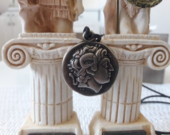 Collar de cuero de Alejandro Magno, colgante del Sol de Vergina de Macedonia, símbolo griego antiguo, moneda con la cabeza del rey Alejandro de Macedonia, Lisímaco