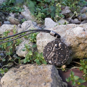 Aquarius horoscope sign jewelry,Aquarius zodiac,planetary glyph,Water-Bearer zodiac symbol,uranus glyph,Saturn ruler,Birthday gift,astrology