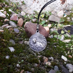Lejonet horoskop läderhalsband, Lejonet stjärnteckensmycken, Astrologiskt tecken, planetglyf, härskare planeten solen, födelsedagspresent, solglyfhänge bild 4