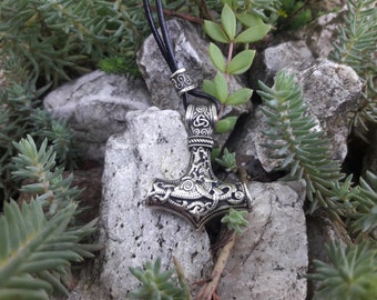 Thor’s Hammer leather necklace,Norse mythology,Mjolnir jewelry,Viking thors hammer pendant,Amulet Norse,viking necklace.Triquetra,Thor,Odin