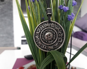 Collar de cuero con el sol del zodíaco, joyería astrológica del zodíaco, colgante astrológico del sol, amuleto circular con el signo del zodíaco, collar de cuero con el horóscopo, regalo unisex.
