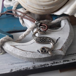 Naszyjnik z celtyckim konikiem morskim, biżuteria celtycki znak zodiaku, mitologia celtycka, celtycki znak zwierzęcy, symbol astrologiczny, amulet wikingów nordyckich, regulowany