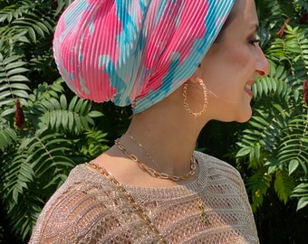 Pink Vault - Louis Vuitton inspired Bonnet 🤍 Silky Satin Sleeping Bonnets  are designed to protect your hair in a fashionable & comfortable way!  Benefits: Helps reduce dryness, frizzness, tangles, breakage, 