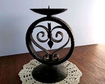 Vintage Kerzenständer aus Metall – filigran & nostalgisch / geschmiedet