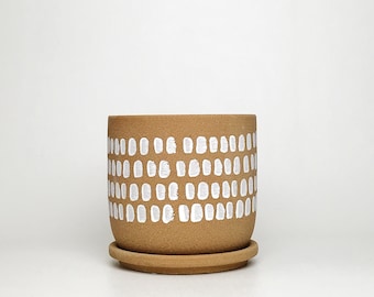Textured Planter w/ Attached Drain Dish - 2 sizes
