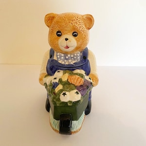 Cookie Jar. Bear with Wheelbarrow. Vintage 1980&#39;s