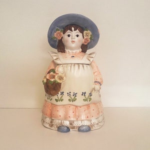 Cookie Jar. Girl with hat. Vintage 1980&#39;s