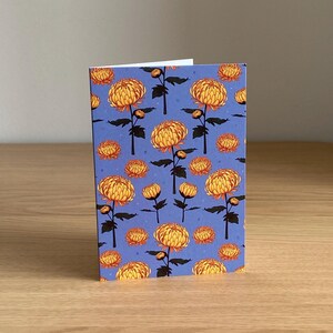 Carte de voeux de novembre, motif fleurs de naissance, chrysanthèmes 3,5 x 5 pouces avec intérieur vierge et enveloppe brune