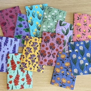 Collection de cartes de voeux à motif fleur de naissance | Lot de 12 cartes vierges de 3,5 x 5 pouces pour toutes les occasions
