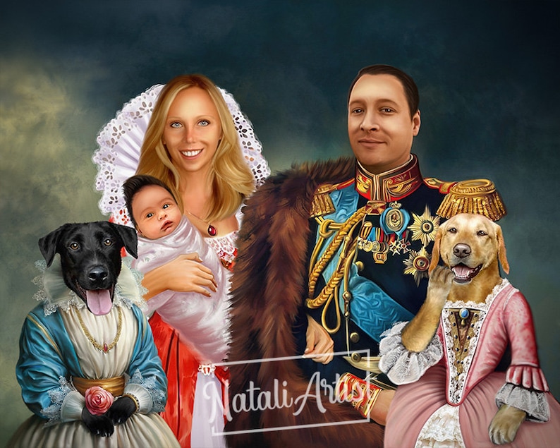 Pode incluir: Um retrato de fam&iacute;lia em estilo vintage, com um homem em uniforme militar, uma mulher em um vestido branco, um beb&ecirc; em um vestido branco e dois c&atilde;es em trajes elaborados. O homem est&aacute; segurando uma espada e a mulher est&aacute; segurando o beb&ecirc;. Os c&atilde;es est&atilde;o usando vestidos e colares.