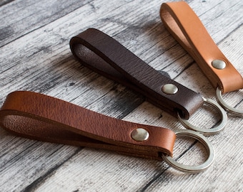 Llavero grabado de cuero curtido vegetal. Llavero personalizado, ideal como regalo para mujer y hombre. HECHO A MANO.