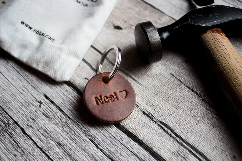 Schlüsselanhänger Taschenanhänger Leder mit Gravur Namen Lederanhänger Schlüsselbund Lederband Vintage Geschenk für Ihn Personalisierbar Bild 3