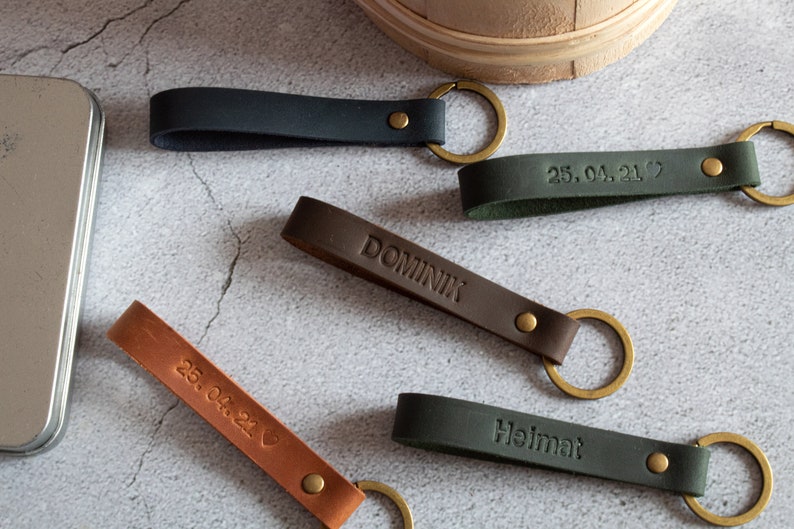 Schlüsselanhänger mit Gravur aus Leder personalisiert, Vintage Style Schlüsselanhänger, Geschenkidee für Damen und Herren 100% Handmade Bild 3