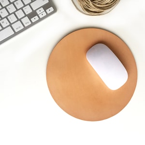 Quality Leather Mousepad Round 9.8 inch in diameter elegant pad Full grain gift men women vegetable leather desk matt office   | HANDMADE