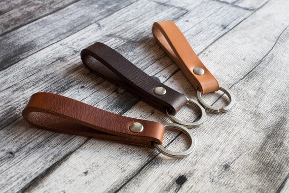 Schlüsselanhänger mit Gravur aus pflanzlich gegerbten Leder Schlüsselanhänger personalisiert, Geschenkidee für Damen und Herren HANDMADE
